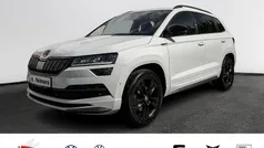 Weiß Gebraucht 2020 Skoda Karoq SportLine SUV | 26.990 € (Fairer Preis)