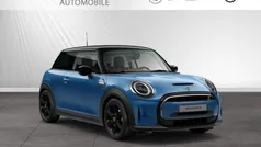 Island blue Gebraucht 2023 Mini Cooper SE Kleinwagen | 20.900 € (Fairer Preis)