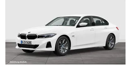 Gebraucht BMW 330e Sport Line 292 PS (214 kW) 2022 Limousine