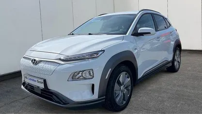 Gebraucht Hyundai Kona Advantage 100 kW (136 PS) 2021 Chalk white SUV