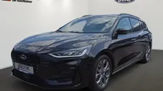 Obsidianschwarz metallic Gebraucht 2024 Ford Focus ST-Line Limousine | 27.980 € (Fairer Preis)