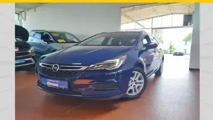 Gebraucht Opel Astra Edition 150 PS (110 kW) 2019 Blau Kombi