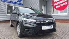 Perlmutt schwarz Gebraucht 2023 Dacia Sandero Essentiel Kleinwagen | 16.900 € (Fairer Preis)