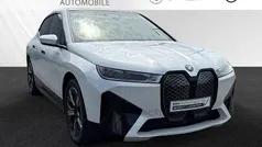 Mineralweiss Gebraucht 2024 BMW iX Sport Line SUV | 71.990 € (Fairer Preis)