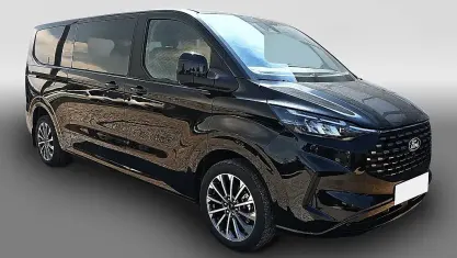 Usata Ford Tourneo Titanium X 170 CV (125 kW) 2025 Monovolume