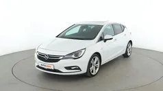 Weiß Gebraucht 2017 Opel Astra Innovation Limousine | 12.860 € (Etwas zu teuer)