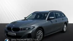 Grau Gebraucht 2023 BMW 320 Shadowline Kombi | 34.898 € (Fairer Preis)