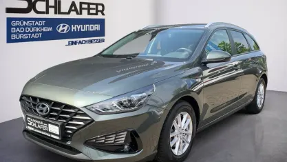Gebraucht Hyundai i30 Select 120 PS (88 kW) 2021 Grau Kombi