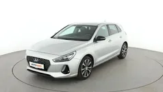 Silber Gebraucht 2017 Hyundai i30 Intro Edition Limousine | 13.550 € (Fairer Preis)