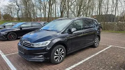 Gebraucht VW Touran Active 150 PS (110 kW) 2021 Schwarz Van / Kleinbus