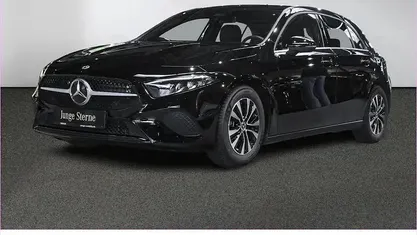 Unilack nachtschwarz Gebraucht 2024 Mercedes A180 Limousine | 27.890 € (Fairer Preis)