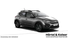 Zedergrün metallic (grün) Gebraucht 2025 Dacia Sandero Expression Kleinwagen | 18.490 € (Fairer Preis)