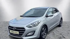 Platinum silver Gebraucht 2017 Hyundai i30 Passion Limousine | 11.320 € (Fairer Preis)
