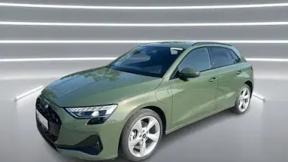Gebraucht Audi A3 Advanced 204 PS (150 kW) 2025 Distriktgrün metallic Limousine