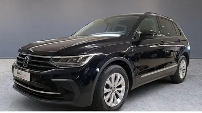 Schwarz Gebraucht 2021 VW Tiguan Life SUV | 22.990 € (Fairer Preis)