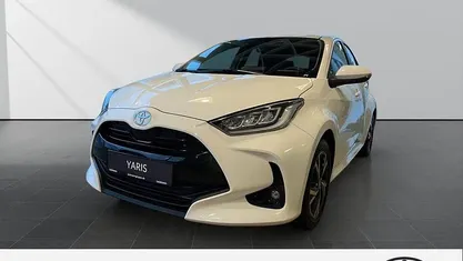 Neu Toyota Yaris Hybrid 116 PS (85 kW) 2025 Weiss Limousine