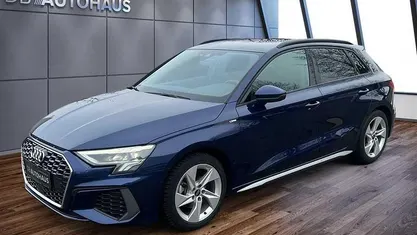 Blau Gebraucht 2024 Audi A3 S-Line Limousine | 29.980 € (Guter Preis)