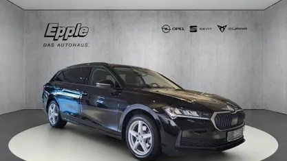 Gebraucht Skoda Superb Essence 150 PS (110 kW) 2025 Schwarz Kombi