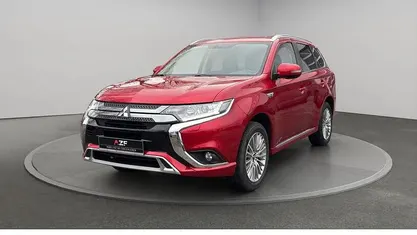 Gebraucht Mitsubishi Outlander P-HEV Basis 224 PS (164 kW) 2021 Dynamik rot SUV