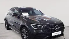 Graphitgrau metallic Gebraucht 2021 Mercedes GLC300 AMG line Coupé | 42.890 €