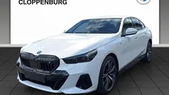 Alpinweiß uni Neu 2025 BMW i5 Sport Line Limousine | 74.580 € (Fairer Preis)
