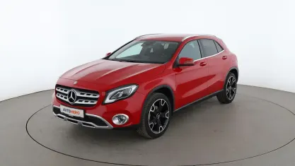 Gebraucht Mercedes GLA200 Urban 156 PS (114 kW) 2017 Rot SUV