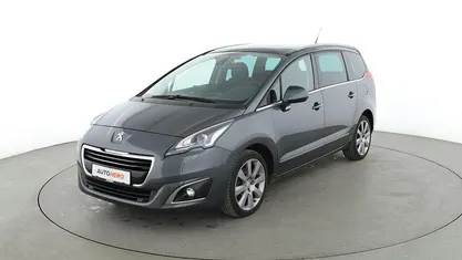 Grau Gebraucht 2014 Peugeot 5008 Allure Van / Kleinbus | 12.950 €
