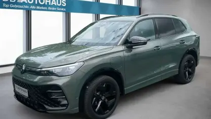 Gebraucht VW Tiguan R-line 204 PS (150 kW) 2025 Grün SUV