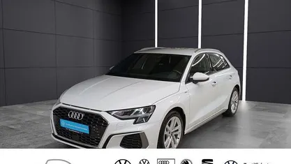 Gebraucht Audi A3 S-Line 150 PS (110 kW) 2023 Gletscherweiss (weiß) Limousine