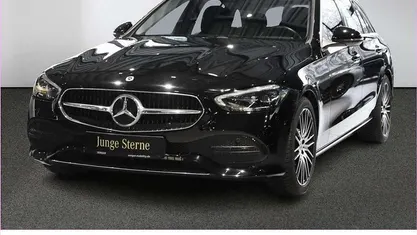 Gebraucht Mercedes C180 Avantgarde 170 PS (125 kW) 2023 Unilack schwarz Kombi