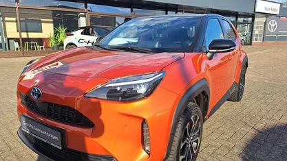 Gebraucht Toyota Yaris Cross Edition 116 PS (85 kW) 2023 Inferno orange metallic / dach SUV