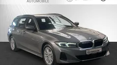 Grau Gebraucht 2023 BMW 330e Comfort Edition Kombi | 34.500 € (Superpreis)