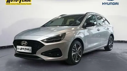 Gebraucht Hyundai i30 Advantage 101 PS (74 kW) 2025 Shimmering silver Kombi