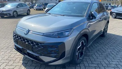 Neu VW T-Roc R-line 150 PS (110 kW) 2026 Wolf grey metallic SUV