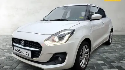 Weiß Gebraucht 2023 Suzuki Swift Comfort Limousine | 16.990 € (Fairer Preis)