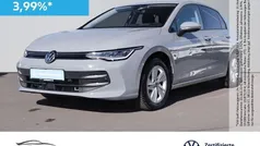 Gebraucht 2024 VW Golf VIII Life Limousine | 28.998 € (Fairer Preis)