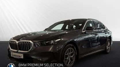 Gebraucht BMW 520 Sport Line 197 PS (144 kW) 2024 Grau Limousine