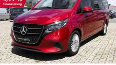 Rot Gebraucht 2024 Mercedes V250 Style Van / Kleinbus | 58.750 € (Superpreis)