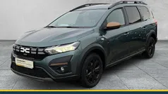 Grün Gebraucht 2024 Dacia Jogger Extreme Van / Kleinbus | 18.490 € (Fairer Preis)