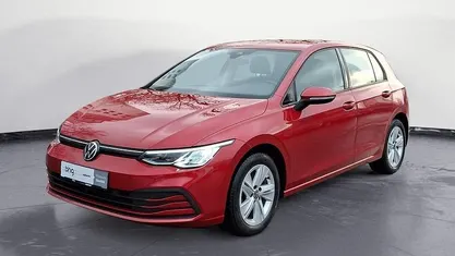 Rot Gebraucht 2021 VW Golf Life Limousine | 20.920 € (Fairer Preis)