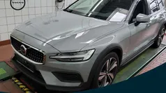 Grau vapour grey / metallic Gebraucht 2023 Volvo V60 CC Plus Kombi | 36.990 € (Fairer Preis)