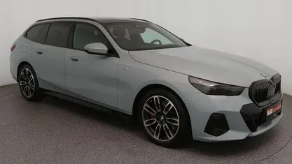 Gebraucht BMW 540 M Sport 303 PS (222 kW) 2025 Grau Limousine