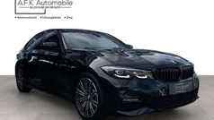 Black sapphire metallic Gebraucht 2022 BMW 330 M Sport Limousine | 35.990 € (Fairer Preis)