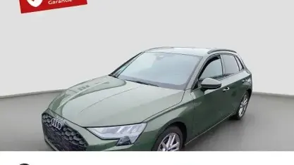 Gebraucht Audi A3 Ambiente 150 PS (110 kW) 2025 Distriktgrün metallic Limousine