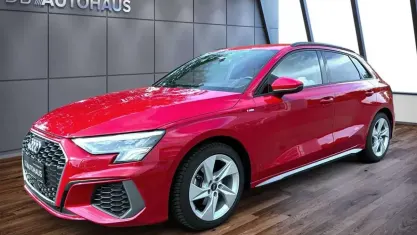 Gebraucht Audi A3 S-Line 150 PS (110 kW) 2024 Rot Limousine