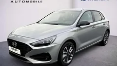 Shimmering silver Gebraucht 2024 Hyundai i30 Advantage Limousine | 22.990 € (Fairer Preis)