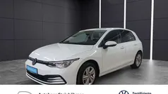 Gebraucht 2020 VW Golf VIII Life Limousine | 17.885 € (Fairer Preis)