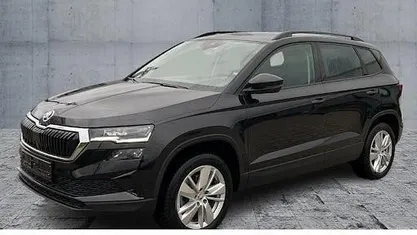 Blackmagic perleffekt Gebraucht 2024 Skoda Karoq Selection SUV | 30.970 € (Fairer Preis)