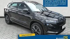 Schwarzmagic perleffekt Neu 2025 Skoda Karoq SportLine SUV | 33.990 € (Fairer Preis)