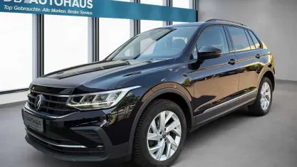 Gebraucht VW Tiguan Life 150 PS (110 kW) 2023 Schwarz SUV